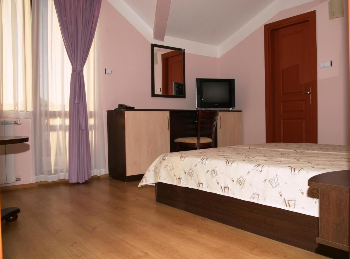 Boryka Family Hotel Asikoria Exteriör bild